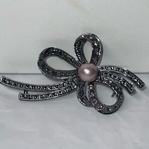 Vintage Gunmetal‎ and Rhinestone Faux Pearl Brooch